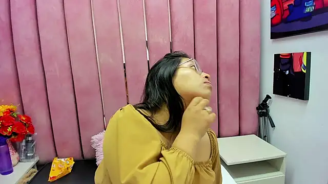 Miaa Smiith  online show from 10/05/25, 03:08