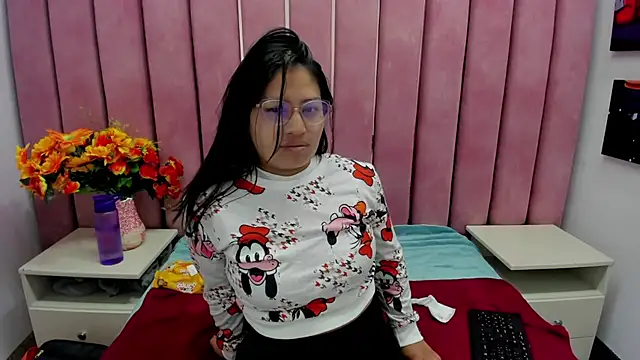 Miaa Smiith  online show from 09/25/25, 03:01