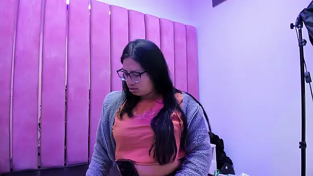 Miaa Smiith  online show from 11/25/25, 03:29