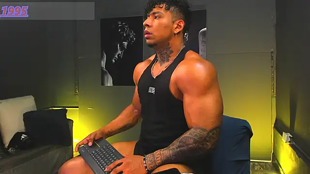 Snapshot of bradley_smith chatting on 02/28/26, 02:33 bradley smith online show from 02/28/26, 02:33