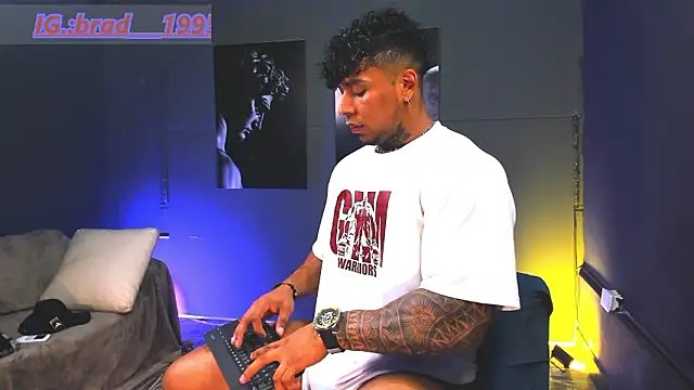 Snapshot of bradley_smith chatting on 02/21/26, 12:34 bradley smith online show from 02/21/26, 12:34