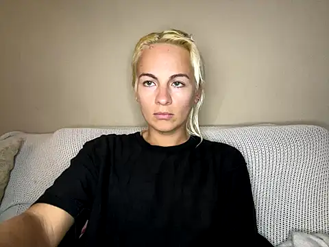 girlfriendmissy online show from 10/03/25, 09:05