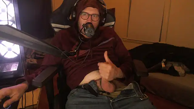 chicostick413 online show from 10/18/25, 04:25