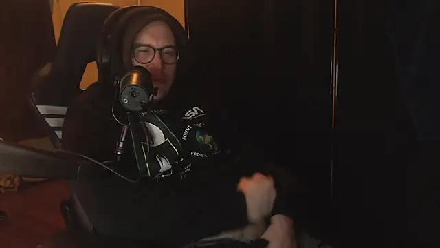 chicostick413 online show from 12/16/25, 10:03