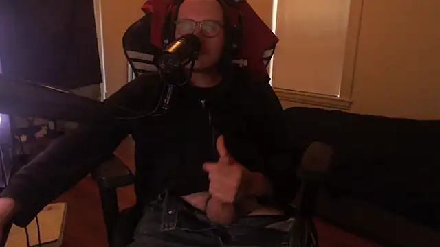 chicostick413 online show from 10/05/25, 07:37