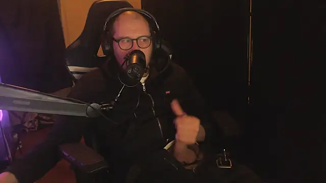 chicostick413 online show from 12/03/25, 10:09