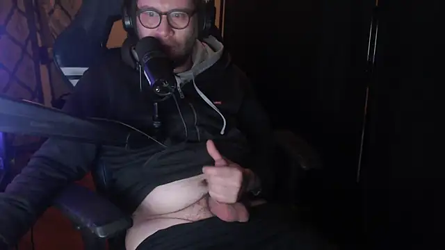 chicostick413 online show from 04/11/26, 01:57