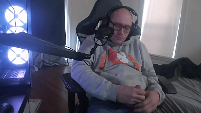 chicostick413 online show from 10/28/25, 03:00