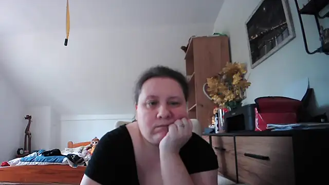 Snapshot of ReifeVenna chatting on 07/06/26, 08:32 ReifeVenna online show from 07/06/26, 08:32
