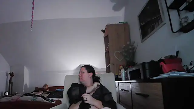 Snapshot of ReifeVenna chatting on 02/24/26, 05:47 ReifeVenna online show from 02/24/26, 05:47