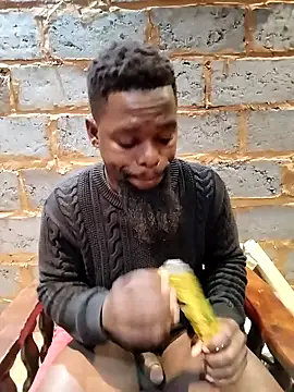 Snapshot of Chocolate_factory_man chatting on 10/20/25, 02:46 Chocolate factory man online show from 10/20/25, 02:46