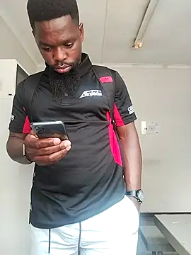 Snapshot of Chocolate_factory_man chatting on 10/17/25, 04:38 Chocolate factory man online show from 10/17/25, 04:38