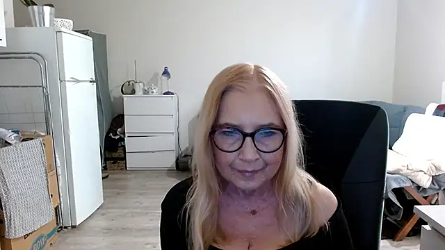 Snapshot of sofia_xkiss chatting on 03/03/25, 07:57 sofia xkiss online show from 03/03/25, 07:57