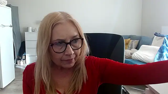 Snapshot of sofia_xkiss chatting on 03/18/25, 02:39 sofia xkiss online show from 03/18/25, 02:39