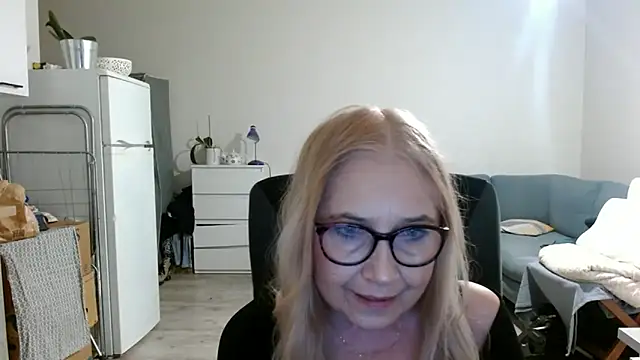 Snapshot of sofia_xkiss chatting on 02/26/25, 02:49 sofia xkiss online show from 02/26/25, 02:49