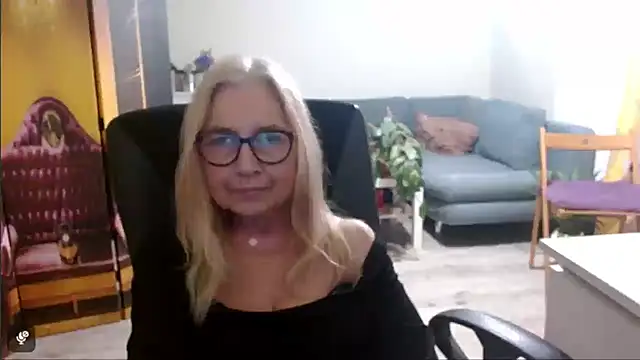 sofia xkiss online show from 12/04/25, 02:49