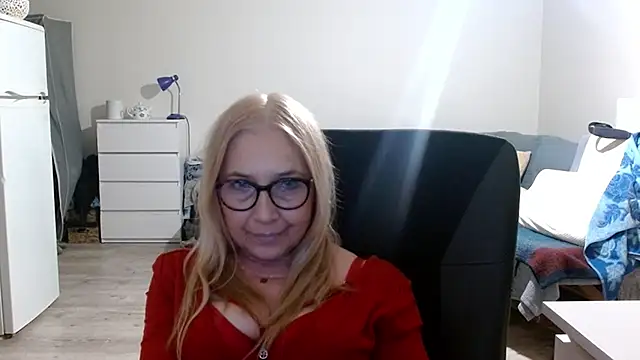 Snapshot of sofia_xkiss chatting on 03/18/25, 05:55 sofia xkiss online show from 03/18/25, 05:55