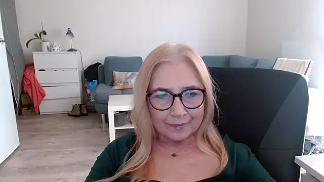 Snapshot of sofia_xkiss chatting on 02/17/25, 07:47 sofia xkiss online show from 02/17/25, 07:47