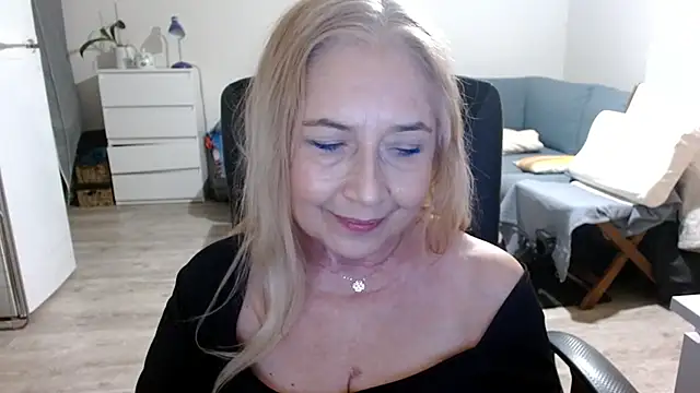 Snapshot of sofia_xkiss chatting on 02/14/25, 02:33 sofia xkiss online show from 02/14/25, 02:33