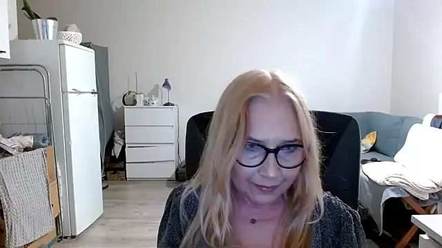Snapshot of sofia_xkiss chatting on 03/02/25, 02:58 sofia xkiss online show from 03/02/25, 02:58