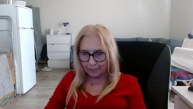 Snapshot of sofia_xkiss chatting on 03/21/25, 07:44 sofia xkiss online show from 03/21/25, 07:44