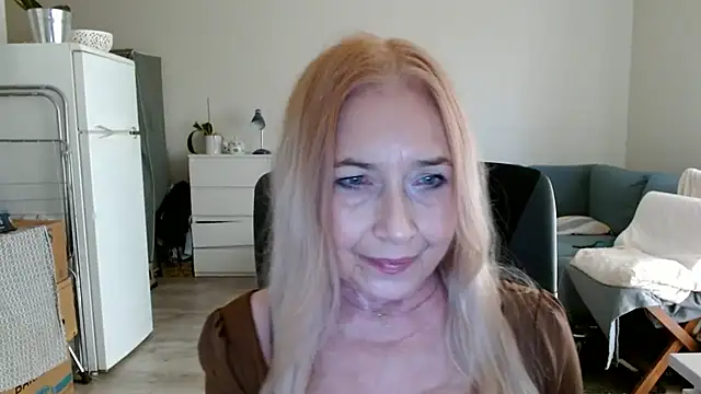 Snapshot of sofia_xkiss chatting on 02/27/25, 02:43 sofia xkiss online show from 02/27/25, 02:43