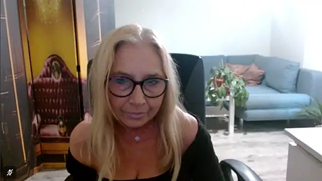 sofia xkiss online show from 11/05/25, 03:04