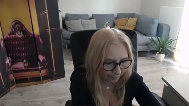 Snapshot of sofia_xkiss chatting on 03/26/26, 02:37 sofia xkiss online show from 03/26/26, 02:37