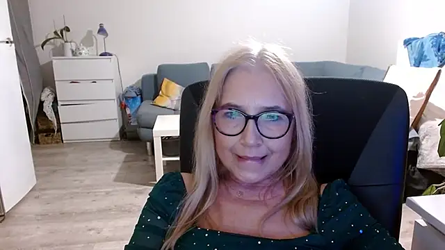 Snapshot of sofia_xkiss chatting on 02/14/25, 05:36 sofia xkiss online show from 02/14/25, 05:36