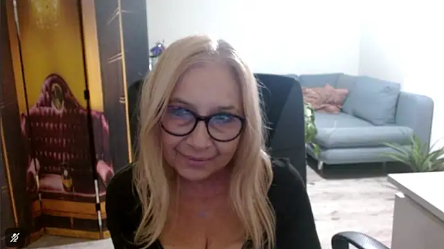 sofia xkiss online show from 11/19/25, 03:12