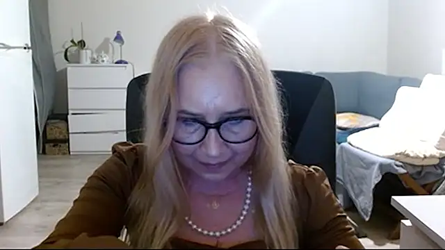 Snapshot of sofia_xkiss chatting on 02/23/25, 05:50 sofia xkiss online show from 02/23/25, 05:50