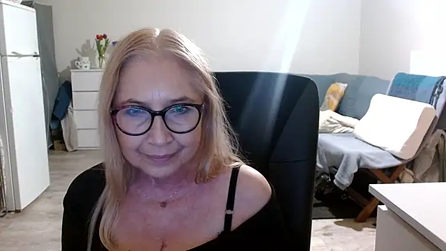 Snapshot of sofia_xkiss chatting on 03/09/25, 06:11 sofia xkiss online show from 03/09/25, 06:11