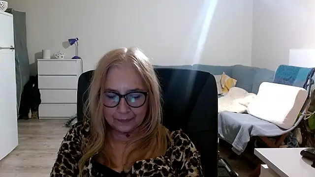 Snapshot of sofia_xkiss chatting on 03/14/25, 05:46 sofia xkiss online show from 03/14/25, 05:46