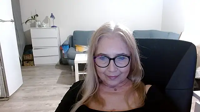 Snapshot of sofia_xkiss chatting on 02/13/25, 05:54 sofia xkiss online show from 02/13/25, 05:54