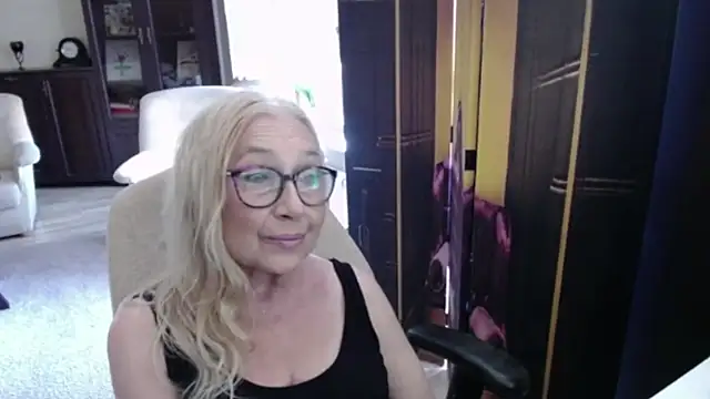 Snapshot of sofia_xkiss chatting on 06/26/26, 06:52 sofia xkiss online show from 06/26/26, 06:52