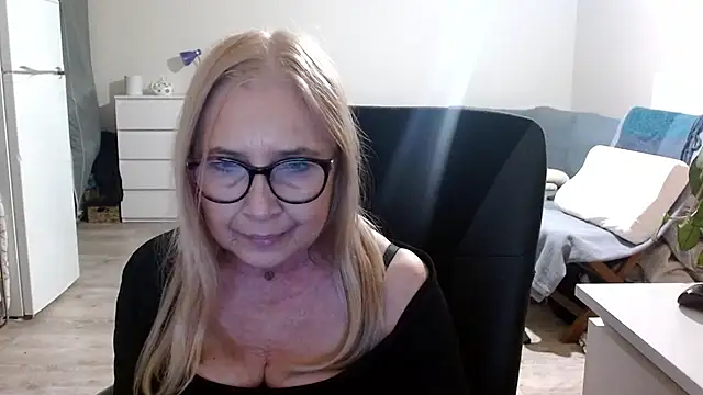 Snapshot of sofia_xkiss chatting on 03/16/25, 06:01 sofia xkiss online show from 03/16/25, 06:01