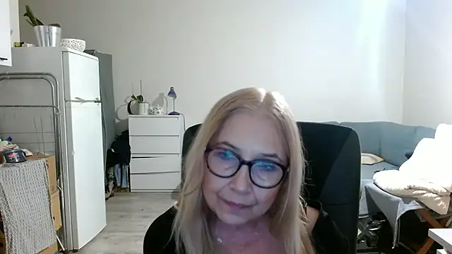 Snapshot of sofia_xkiss chatting on 02/26/25, 05:53 sofia xkiss online show from 02/26/25, 05:53