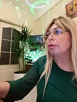 Snapshot of SusieNoreen chatting on 03/03/25, 11:33 SusieNoreen online show from 03/03/25, 11:33