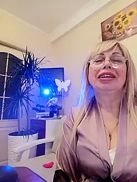 Snapshot of SusieNoreen chatting on 03/14/25, 01:16 SusieNoreen online show from 03/14/25, 01:16