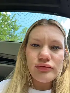 justmila online show from 04/24/26, 10:28