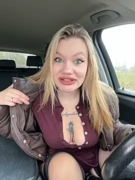 justmila online show from 11/18/25, 12:19