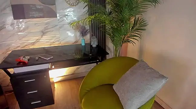 Snapshot of SofiaGomez420 chatting on 02/05/25, 04:37 SofiaGomez420 online show from 02/05/25, 04:37