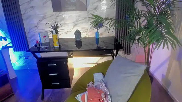 Snapshot of SofiaGomez420 chatting on 02/08/25, 12:50 SofiaGomez420 online show from 02/08/25, 12:50