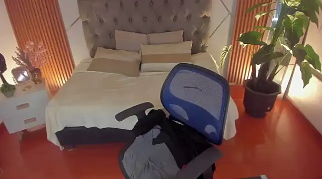 Snapshot of SofiaGomez420 chatting on 01/17/25, 11:06 SofiaGomez420 online show from 01/17/25, 11:06