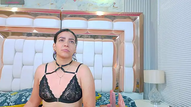 Snapshot of Sluttyandmature chatting on 11/30/25, 12:28 Sluttyandmature online show from 11/30/25, 12:28