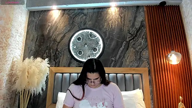 Snapshot of BellaPeers_ chatting on 06/01/26, 11:43 BellaPeers online show from 06/01/26, 11:43