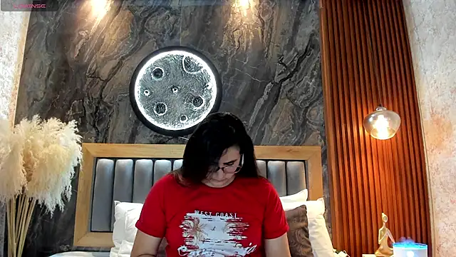 Snapshot of BellaPeers_ chatting on 05/17/26, 11:32 BellaPeers online show from 05/17/26, 11:32