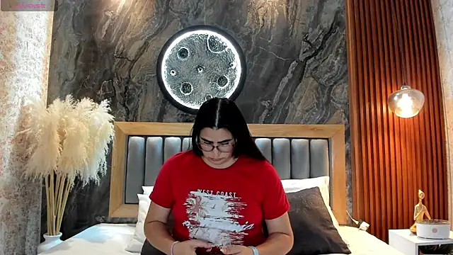 Snapshot of BellaPeers_ chatting on 06/02/26, 11:21 BellaPeers online show from 06/02/26, 11:21