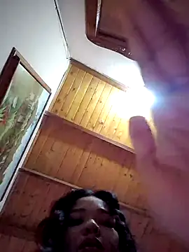 Snapshot of _____sams chatting on 12/18/25, 08:45 sams online show from 12/18/25, 08:45