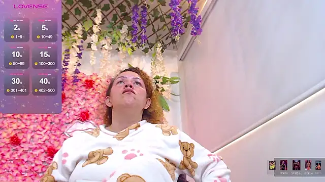 BLONDE SEXYHOT online show from 02/11/26, 03:23